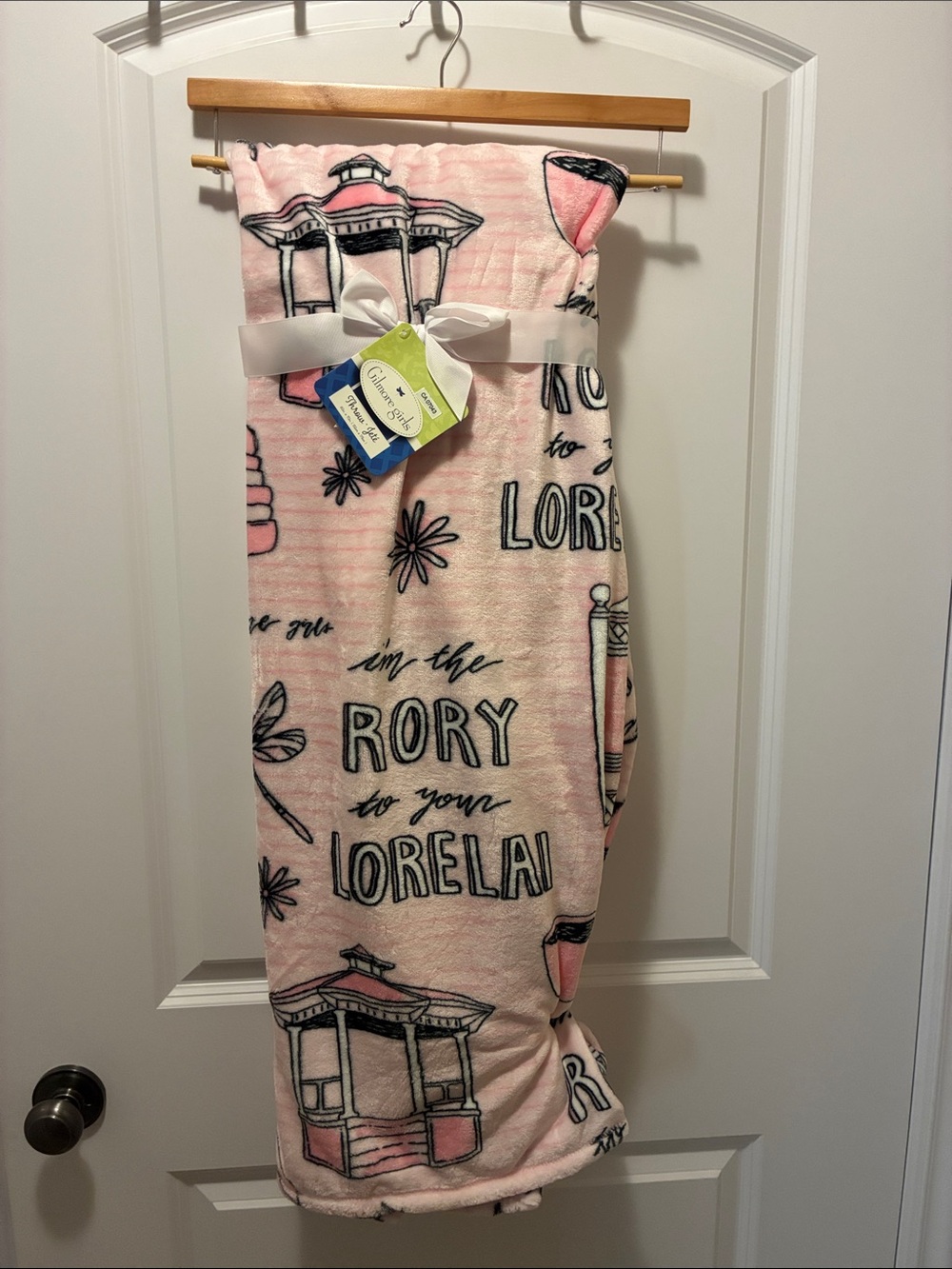Gilmore Girls Cozy Pink 'Rory to Your Lorelai' Plush Throw Blanket 60x70in